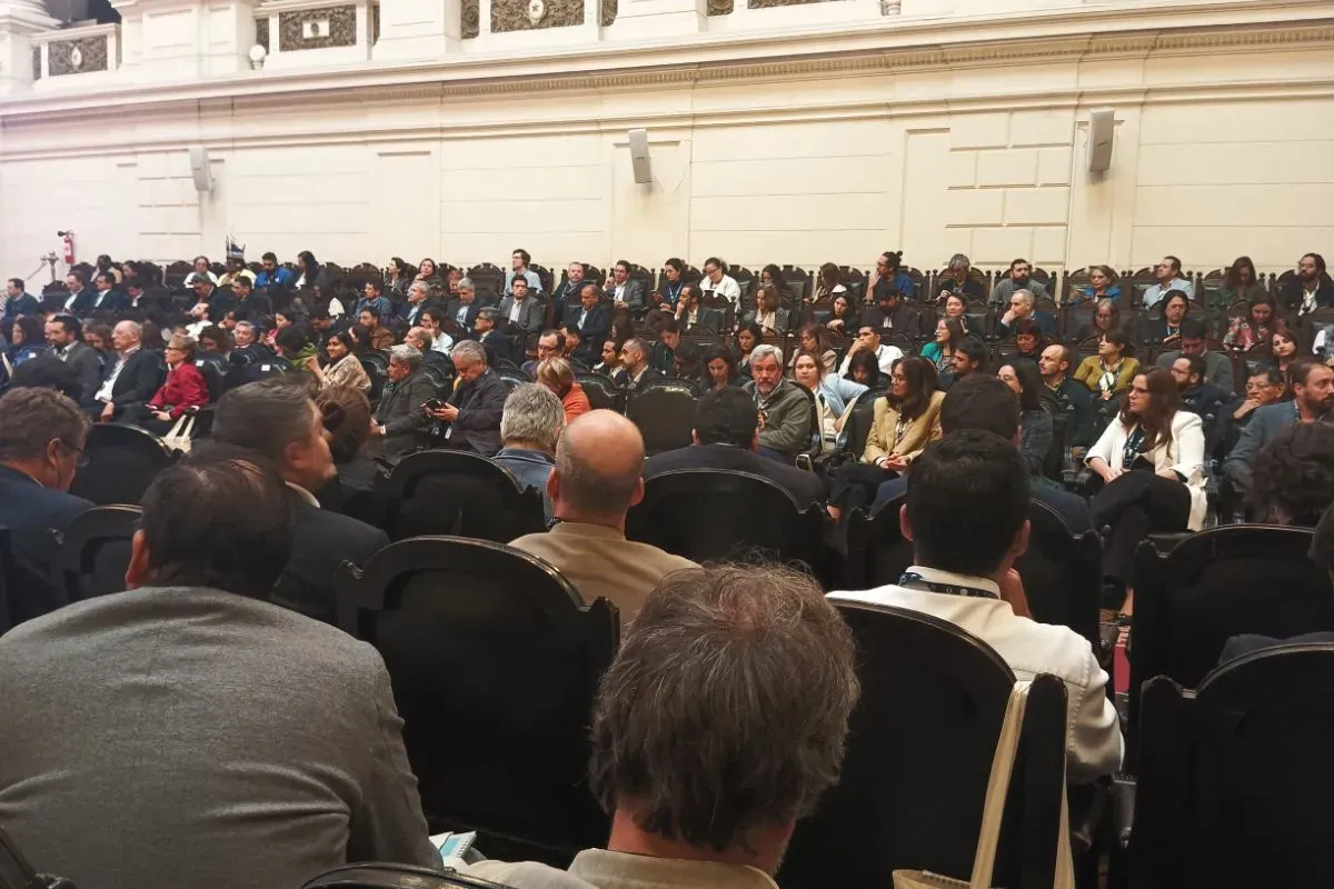 La asistencia al Congreso RedLAC 2025 llen&oacute; el sal&oacute;n principal del ex Congreso.