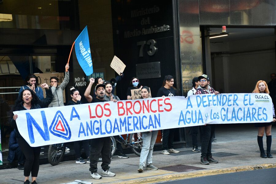 Manifestaci&oacute;n contra Los Bronces (Agencia Uno)
