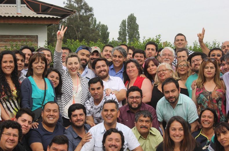 Reuni&oacute;n en Pe&ntilde;aflor / Foto: losprogresistas.cl