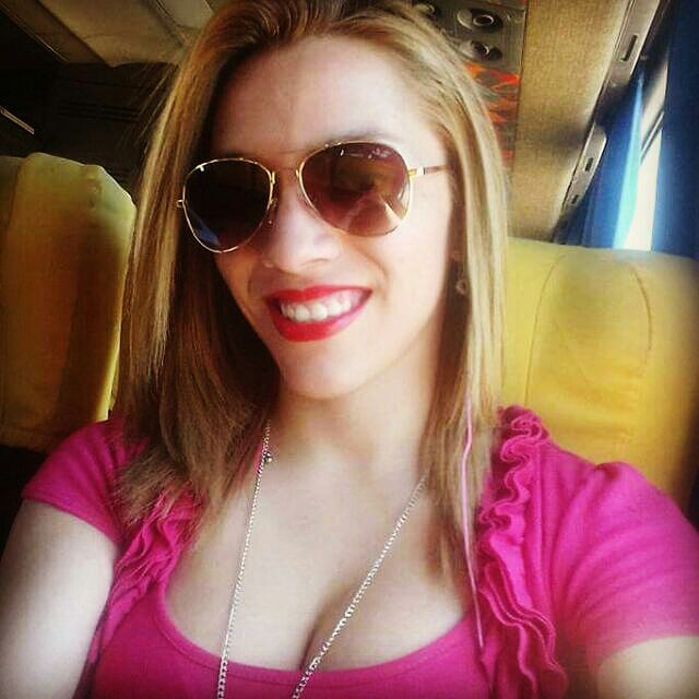 estefan&iacute;a cabello