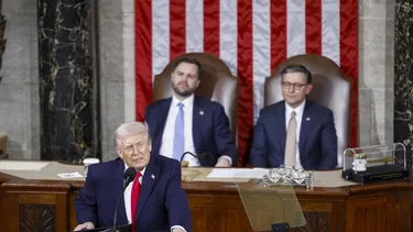 El discurso de Trump en el Capitolio: Presume en materia de inmigración, desafía al Congreso y alardea poderío militar
