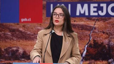 Ministra Vallejo reconoció que caso convenios ha sido golpe muy duro para el gobierno