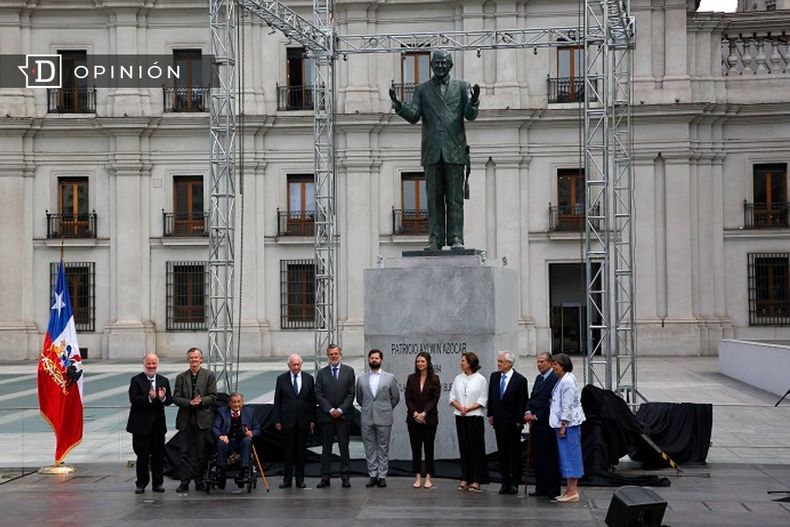 Monumento a Aylwin 1.jpg