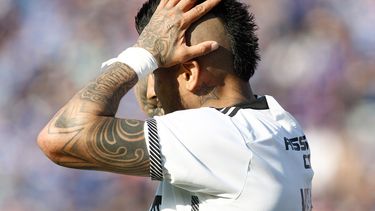 El Desconcierto | el 90  del pais es de colo colo y mas   arturo vidal calienta el partido definitorio por el campeonato.jpg