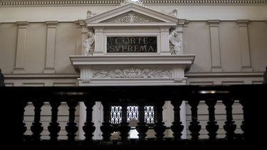 Tailandesa que vivía hace 6 años en Chile fue expulsada por condena en su país: Suprema lo anuló