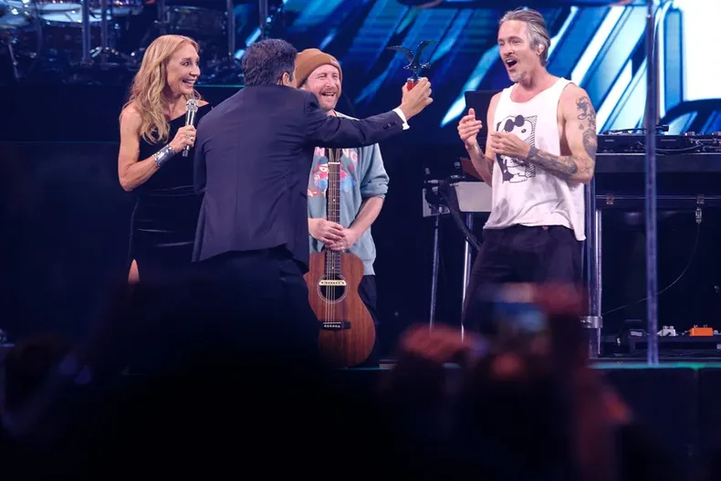 uno de los mejores del mundo   integrantes de incubus quedaron maravillados con el publico chileno y arrasaron en vina 2025.webp