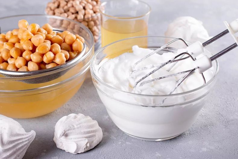 El veganismo gana adeptos a nivel alimentario y las preparaciones que ofrece el aquafaba varían hacia sabores tanto dulces como salados.
