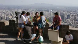 Generación Z rompe esquemas: 73% de jóvenes chilenos prefiere mejor sueldo antes que tiempo libre