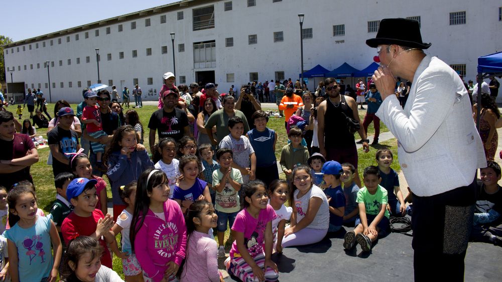 Portuarios festejan navidad junto a sus familias en Parque Cultural de Valparaíso