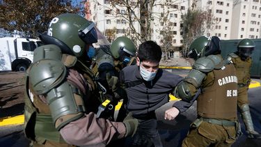 FOTOS| Día del Trabajador deja serios enfrentamientos entre Carabineros y manifestantes