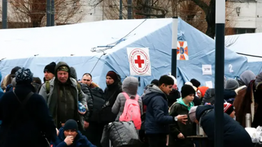 La Cruz Roja logra acceder a Irpin y llevar ayuda humanitaria a supervivientes ucranianos