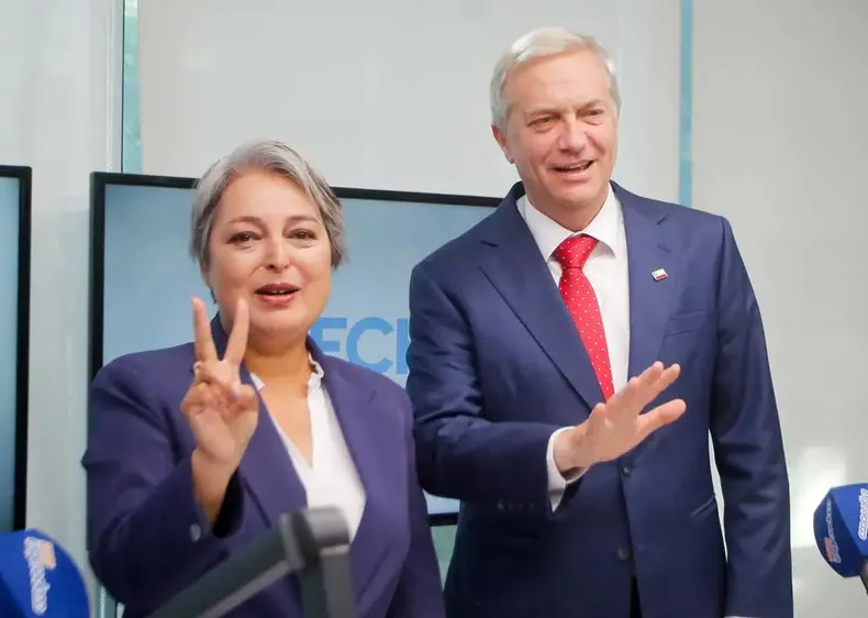 26486 jara kast debate coop.webp