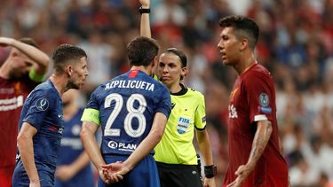 Ella es Stéphanie Frappart: la primera árbitra de la Supercopa de Europa