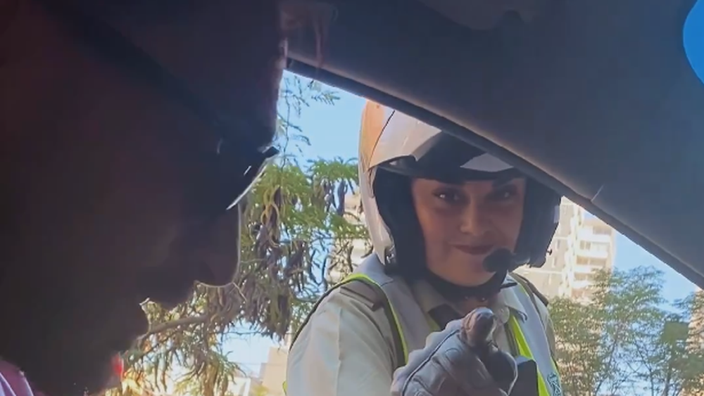 VIDEO| Carabineros sorprende con registro inspirado en Shakira: Que te salpique una multa