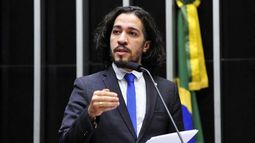 Amenazado de muerte por seguidores de Bolsonaro: diputado gay brasileño abandona su mandato y se va de Brasil