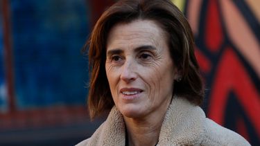 VIDEO| Profesora funa a ministra Cubillos mientras visitaba el Cementerio General