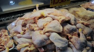 Colusión de los pollos: Inicia pago de compensaciones que beneficiarán a personas en situación vulnerable