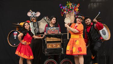 Obra Tumba y Retumba, que reconoce la tradición chinchinera, se presenta gratis en regiones de OHiggins y Valparaíso.&nbsp;