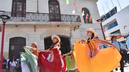 Con la Fuerza del Sol: Carnaval reúne en Arica a 16 mil bailarines de Chile, Perú y Bolivia