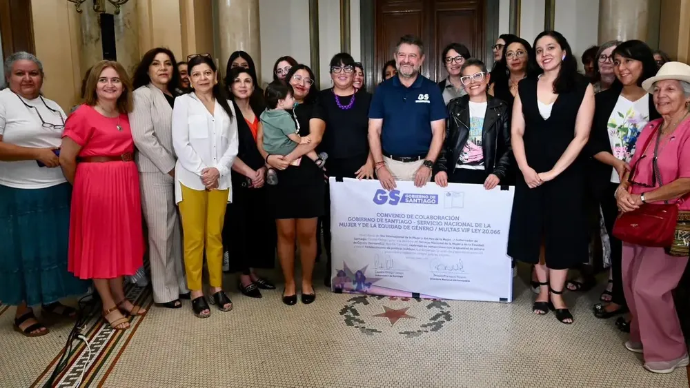 Víctimas de violencia de género tendrán mejor atención tras convenio de Gobierno de Santiago y SernamEG