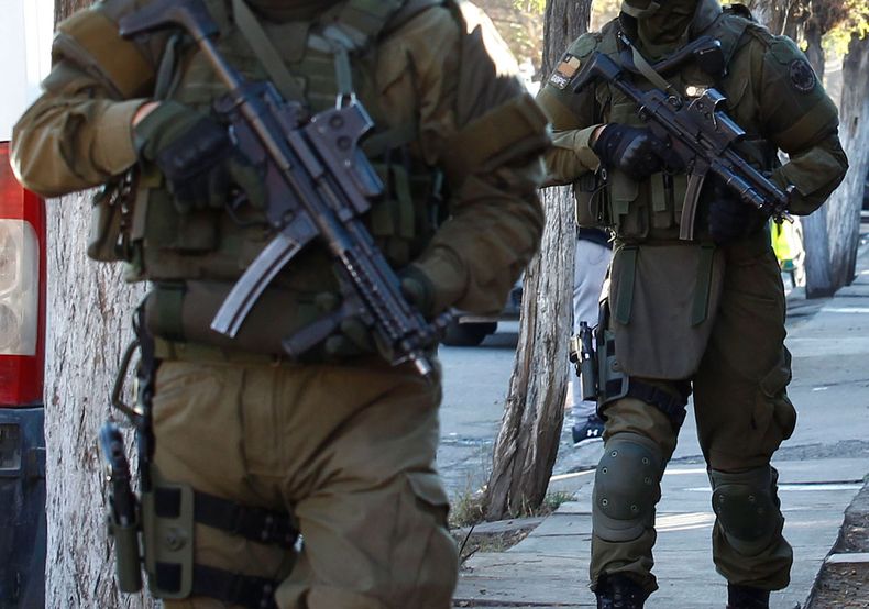 Imagen de una subametralladora de Carabineros - Agencia Uno