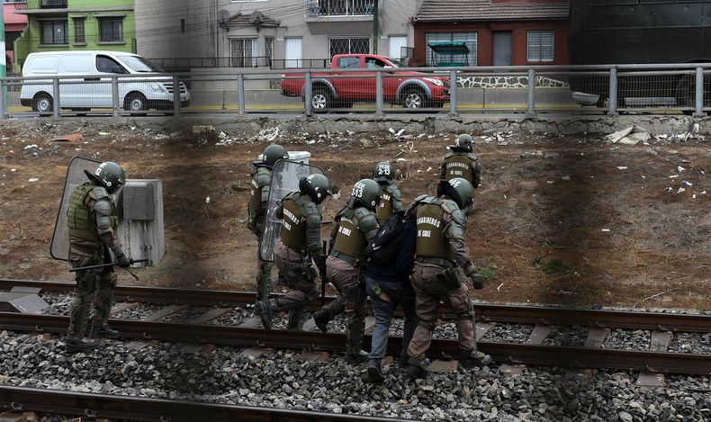 carabineros 1 2.jpg