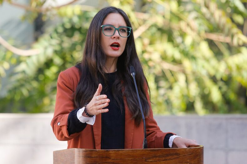 Minsitra Camila Vallejo.jpg