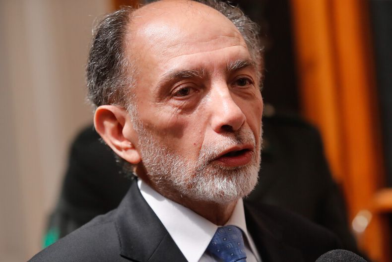 sergio munoz es destituido tras aprobacion de ac en el senado  inhabilitado de cargos por 5 anos.jpg