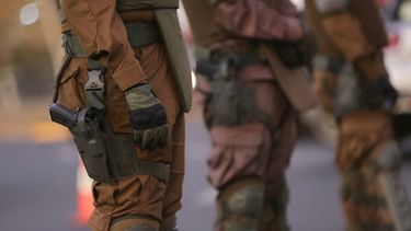 Carabineros vuelven a usar subametralladoras UZI: Hay dos mil funcionarios autorizados