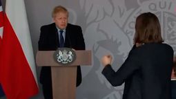 VIDEO| Periodista ucraniana emplaza a Johnson: “Tienen miedo de la Tercera Guerra Mundial”