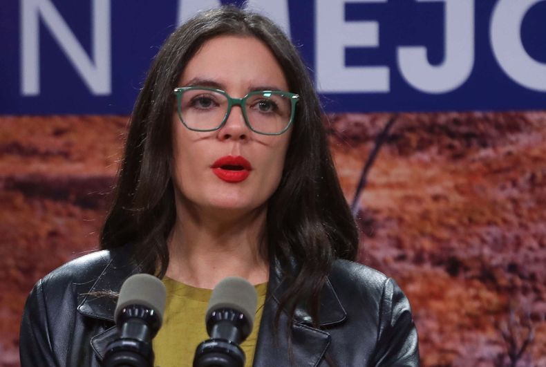 Camila Vallejo nota.jpg