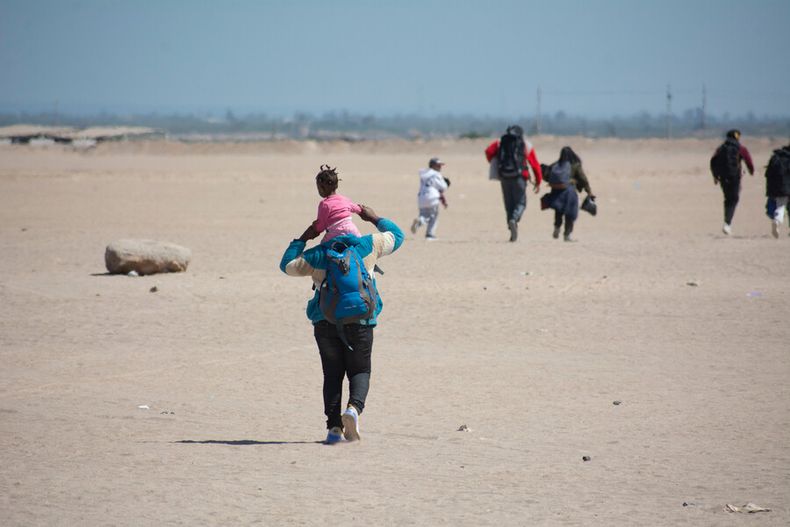 Migrantes en la Frontera.jpg