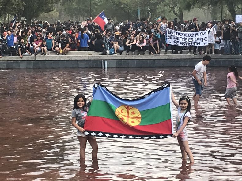 Bandera mapuche ninas scaled.jpg