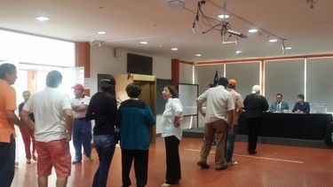 Con la mitad de voto escrutado, Alejandro Guillier se impone en el voto extranjero