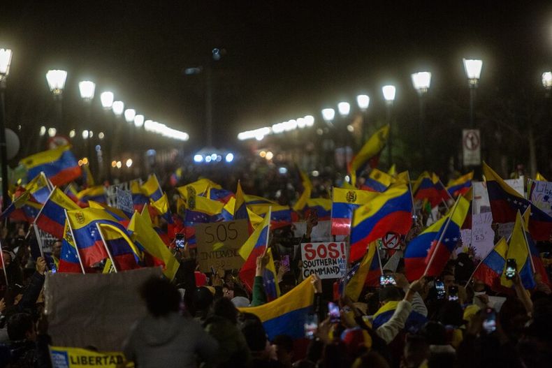 3058 venezolanos en chile.jpg