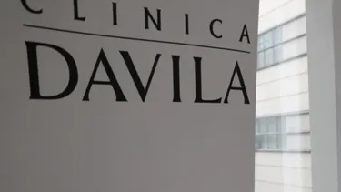 Clínica Dávila exigió firmar pagaré antes de atender a paciente de 66 años con riesgo vital por trombosis: $34 millones de multa