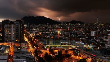 DMC pronostica posibles tormentas eléctricas para Santiago - Agencia Uno