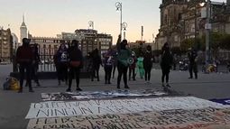 Mexicanas entonan Un violador en tu camino para frenar candidatura de senador acusado por violación