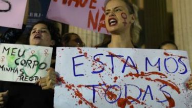 Casos se duplicaron en los últimos años: Diez mujeres sufren violaciones sexuales colectivas al día en Brasil