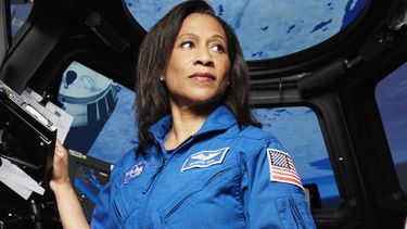 La NASA reemplaza a astronauta antes de convertirse en la primera afroamericana en misión espacial