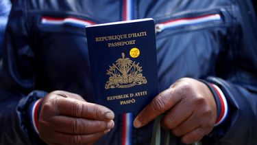 Plan humanitario de salida de haitianos incluye a todo el grupo familiar y prohibición de volver al país