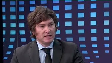 Milei asegura que adelantará “una iniciativa fiscal privada como la chilena” si gana la presidencia de Argentina