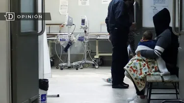 El Desconcierto | 30762 foto de una mujer con su bebe en un hospital.webp