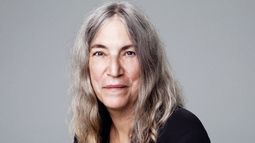Patti Smith se refiere a Chile: El pueblo tiene el poder