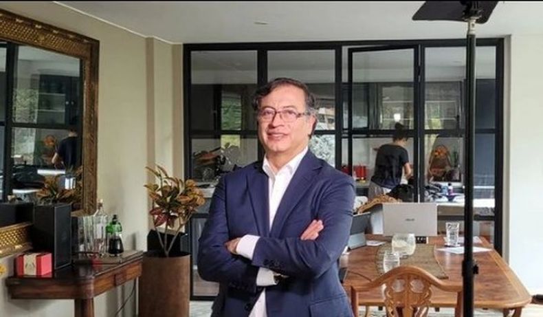 gustavo petro foto.jpg