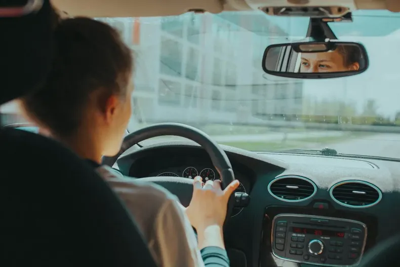 25242 6 errores comunes al contratar un seguro de auto y como evit.webp