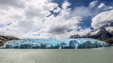 Idea de Javier Milei de permitir la minería muy cerca de milenarios glaciares levanta las alertas en Argentina