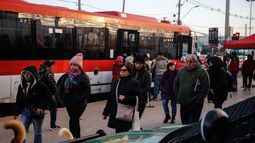Estación Biobío sigue cerrada por inundación: Estos son los buses de apoyo por Alerta Metro