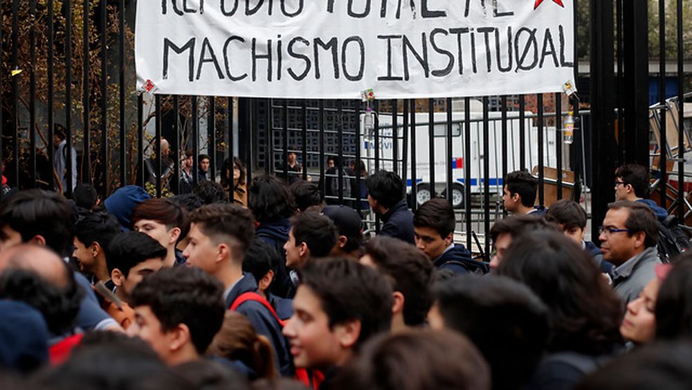 Irrumpiendo la tradición: No basta solo con liceos mixtos