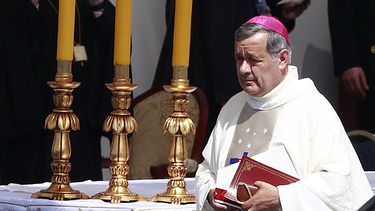 Más de 20 reuniones por denuncias contra el obispo Juan Barros recibirá enviado especial del Vaticano
